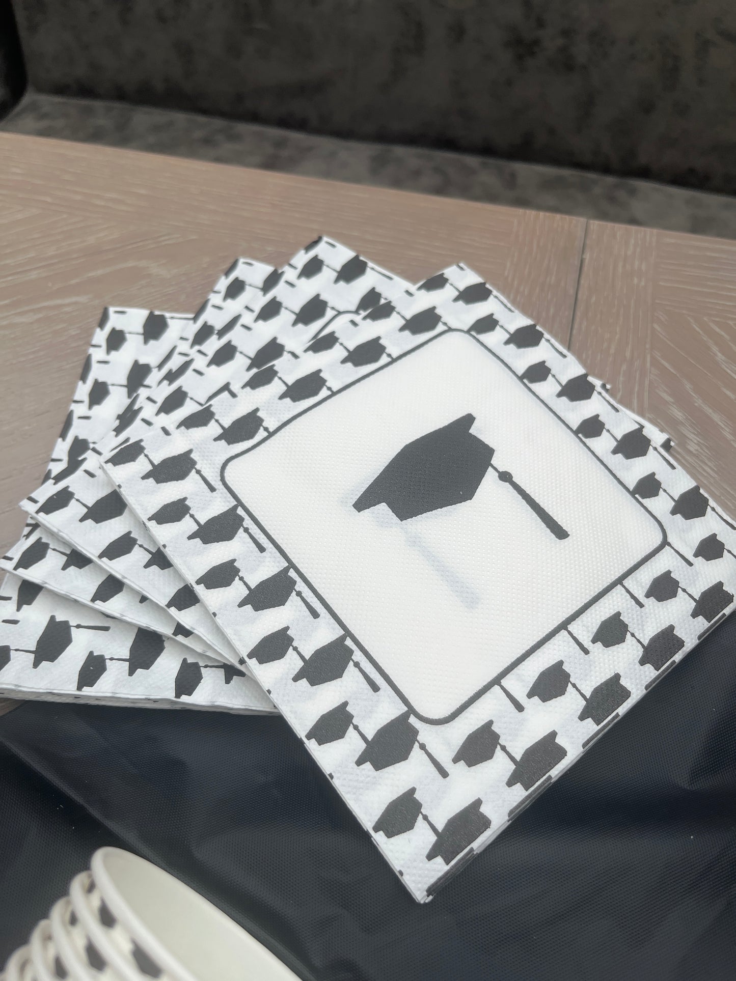 Disposable Napkins 33x33cm Grads Pack of 25pcs.