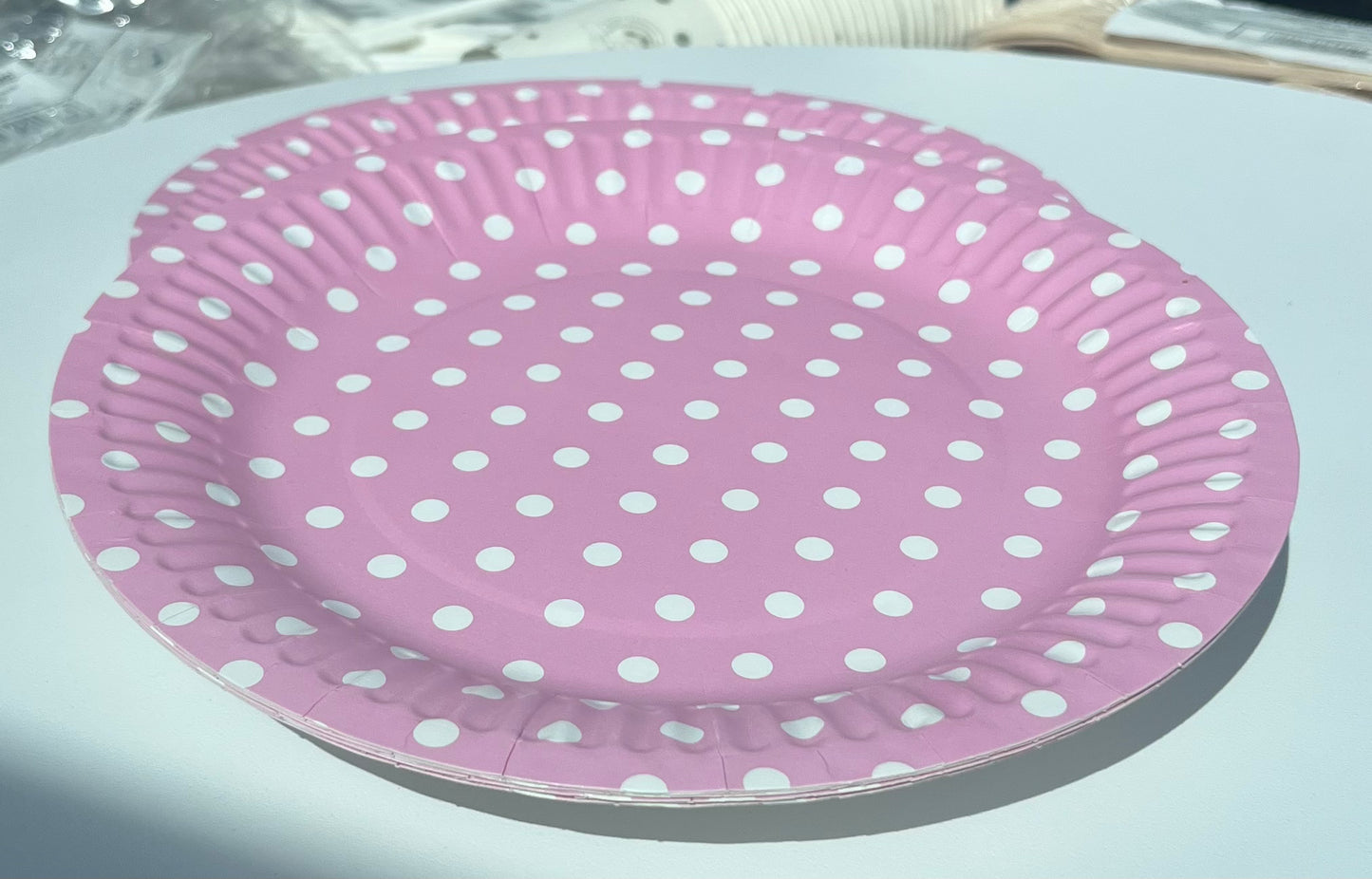 Disposable paper plate 7inch Polka Dots Pack of 25pcs.