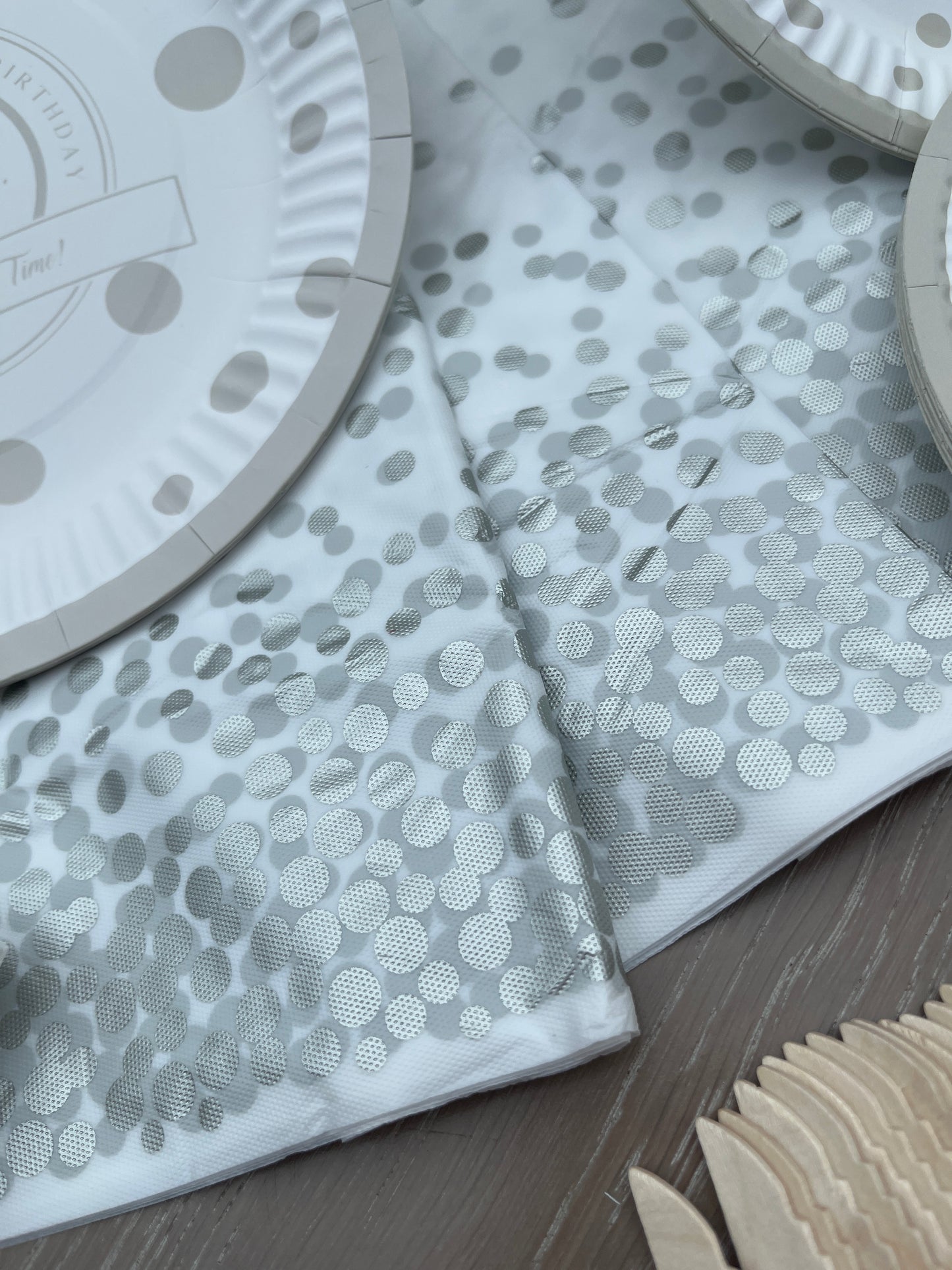 Disposable tableware 201 pcs - Premium SILVER / WHITE.