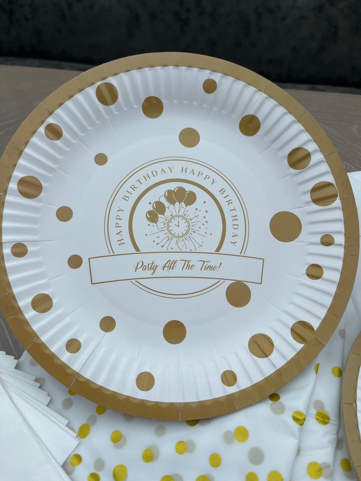 Disposable paper plate 7 inch Happy Birthday GOLD Pack of 25pcs.