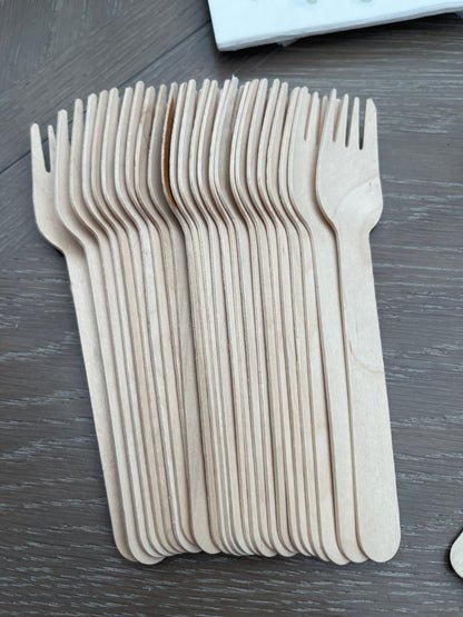 Disposable tableware 201 pcs - Premium SILVER / WHITE.